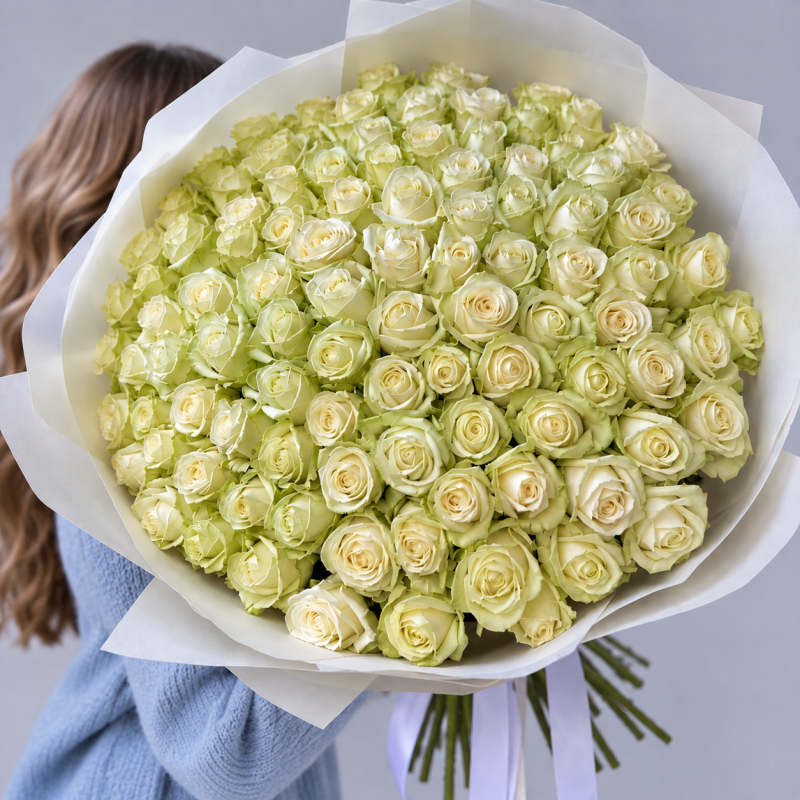 Bouquet «Centouno complimenti» — lussuoso bouquet di 101 rose